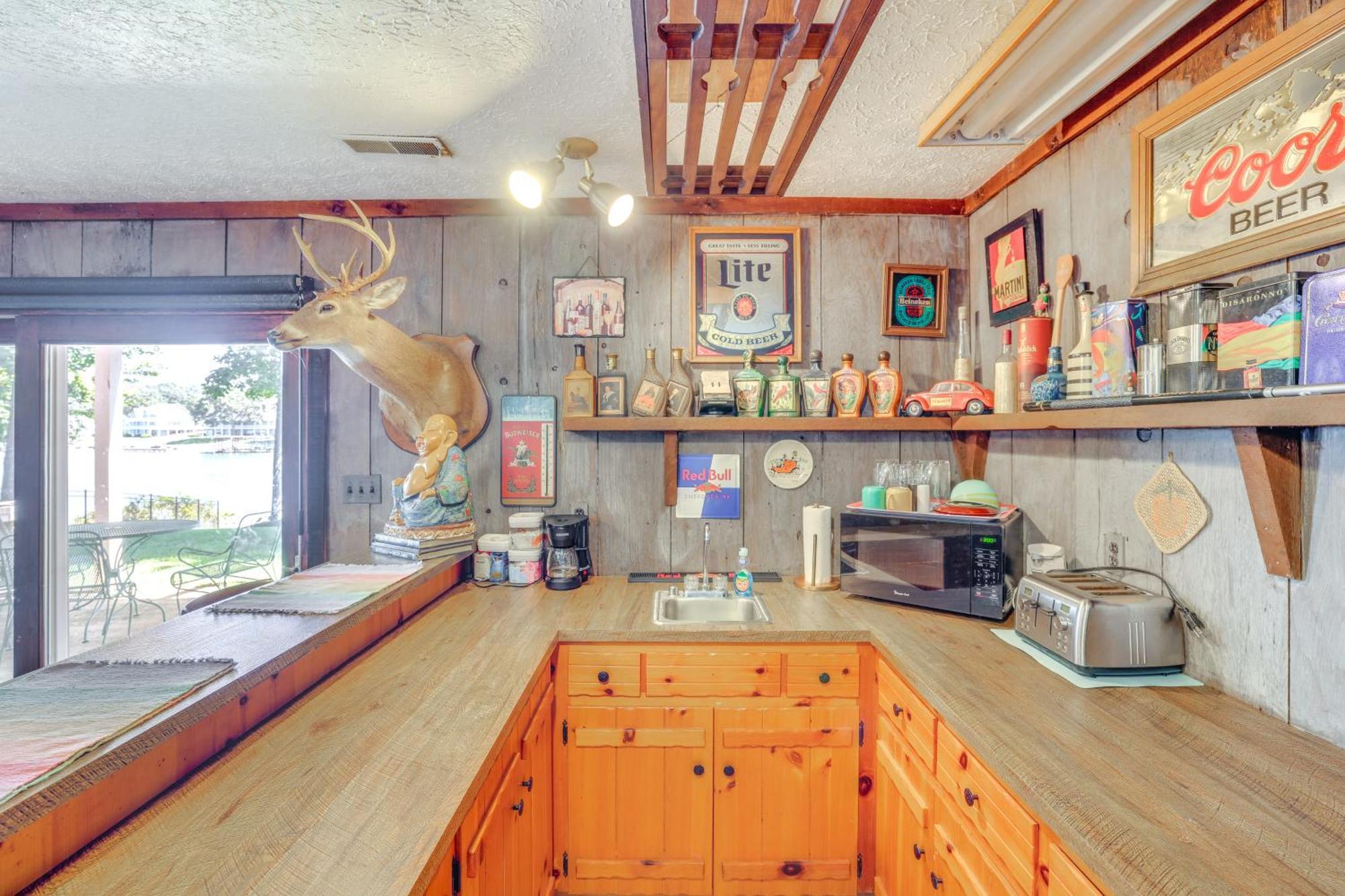 Smith Mountain Lake Retreat With Private Beach! Huddleston Exterior photo
