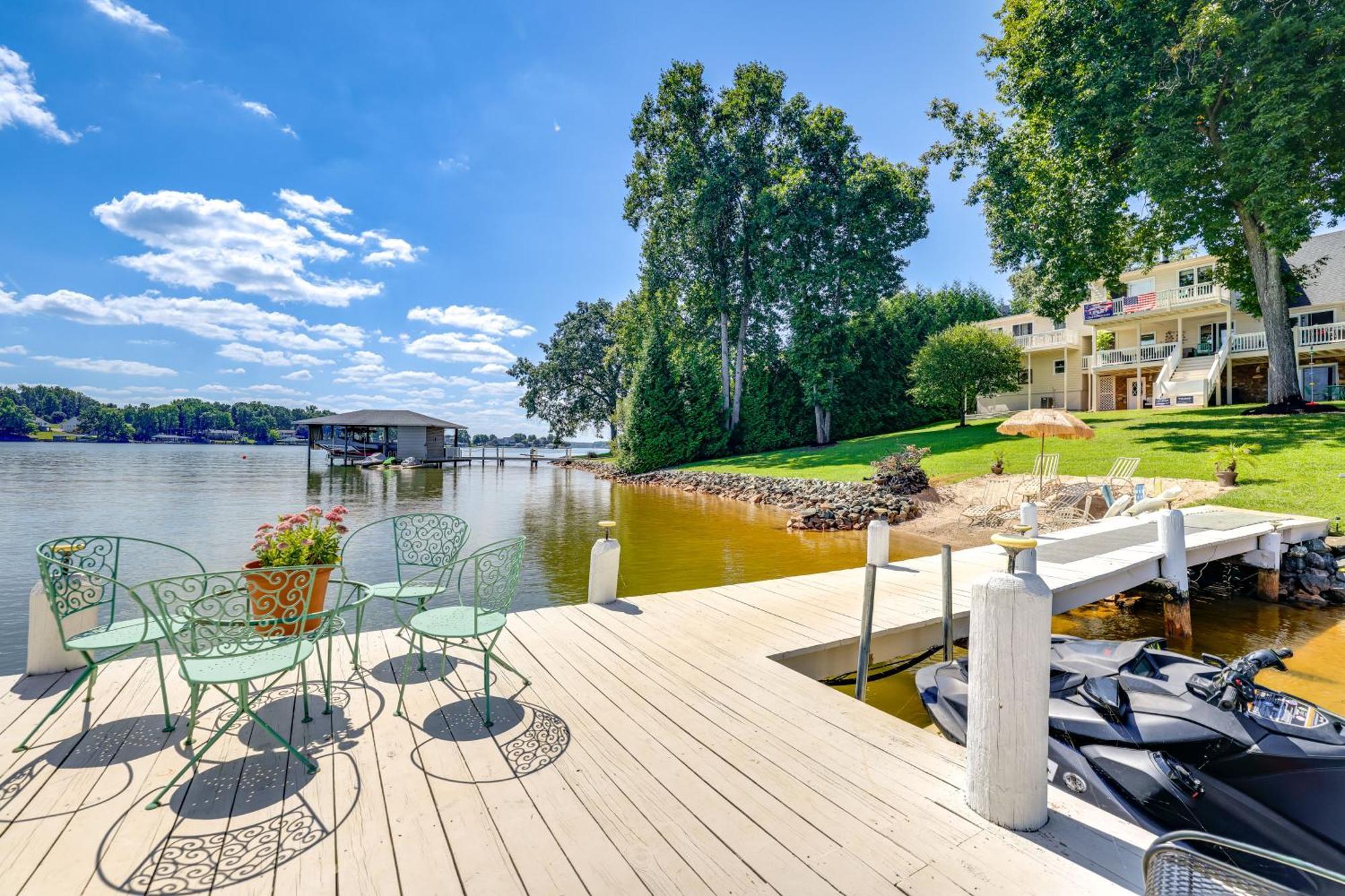 Smith Mountain Lake Retreat With Private Beach! Huddleston Exterior photo